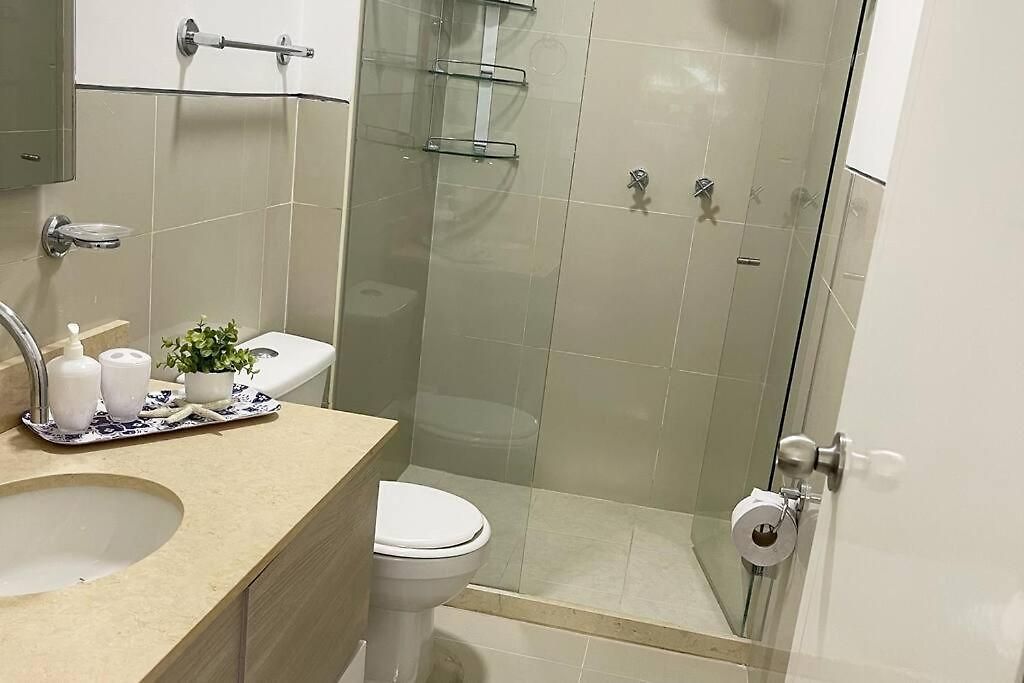 Comodo En Servicio Domestico Incluido Apartamento *